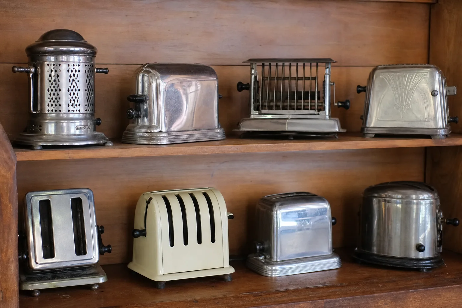Die ersten Toaster-Modelle: Kuriose Designs und Anekdoten