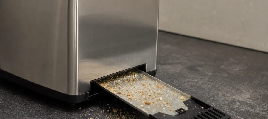 Toaster Kruemelschublade saeubern: Tipps fuer hygienische Entfernung von Rueckstaenden